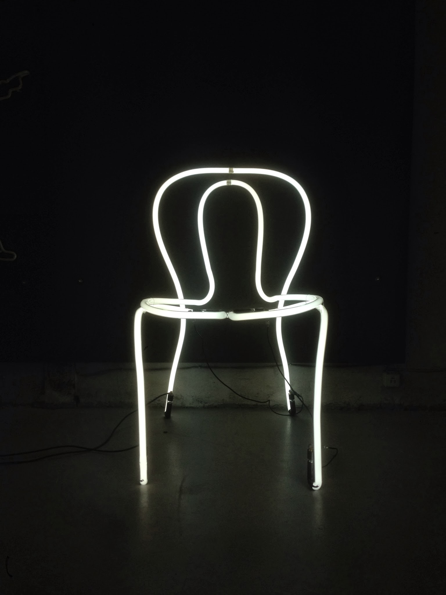 stol i neon